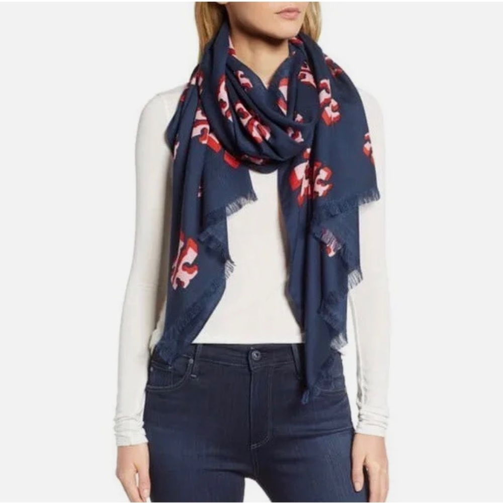 NWT Tory Burch Flying Logo Oblong Scarf in Navy.